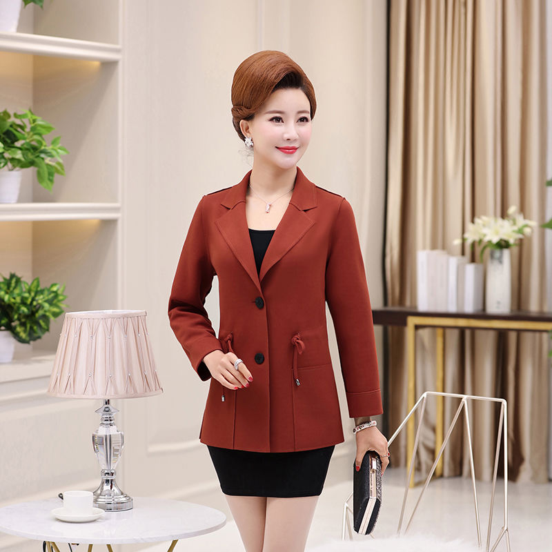 70后女人别着急买风衣!现流行这样的秋装外套，便宜舒适又大方