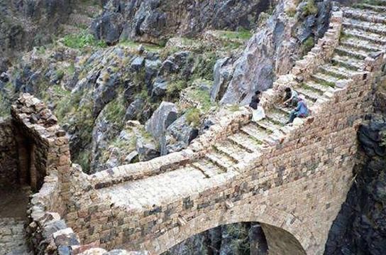 世界上最“古怪”桥,建造之谜400年未解,看过的人都赞叹不已