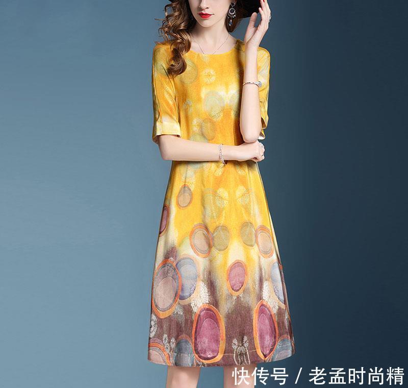 『宽松连衣』女人如果40来岁就要好好打扮！试试这些春裙，搭配裸靴，美炸天