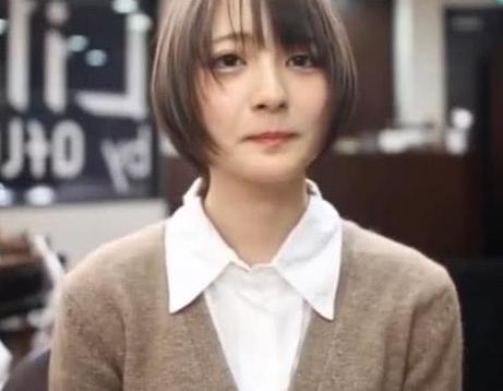 圆脸女生头发造型修剪后，发型师自己迷的神魂颠倒！