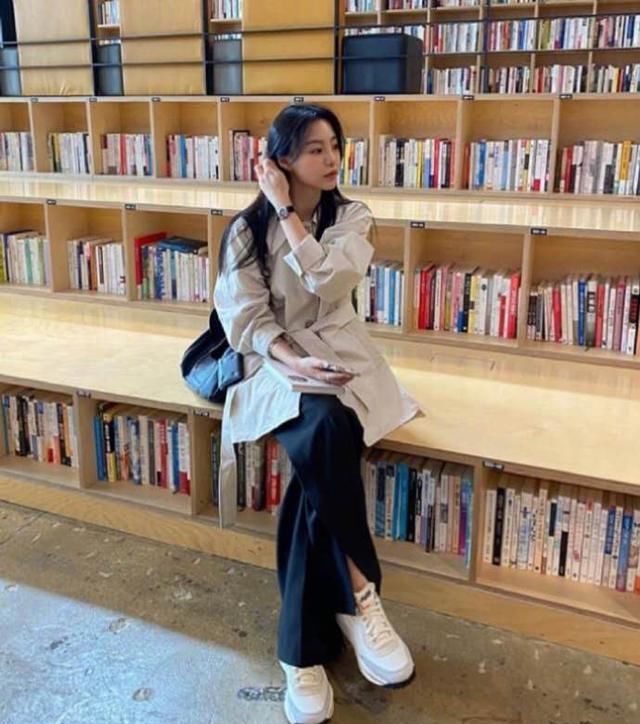  博主：这位韩国时尚博主路子真野！将职场装穿成男友风格，新潮又有派头