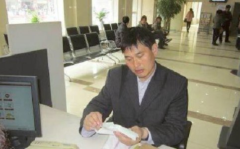 朱之文近日澄清1600万存款，实为银行理财师谣言，请不要相信