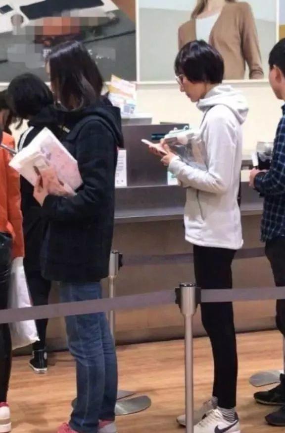 王菲和袁泉气质出众的秘诀：花几十万整容不如先解决这些？！