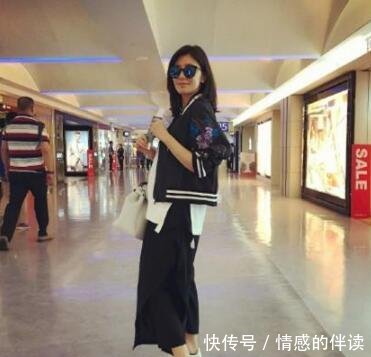 43岁贾静雯瘦到脸蛋凹陷，颧骨突出，网友：干瘦好丑