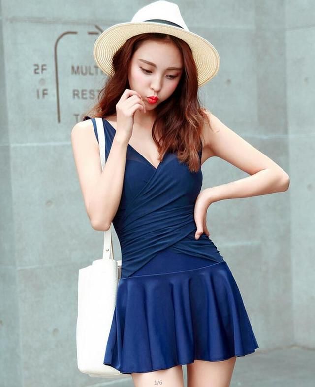 清新可爱的泳衣美女,气质体现的如此完美,难免不让人心动!