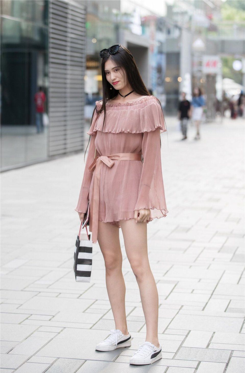 三里屯街拍分享：北京气质，艳压群芳