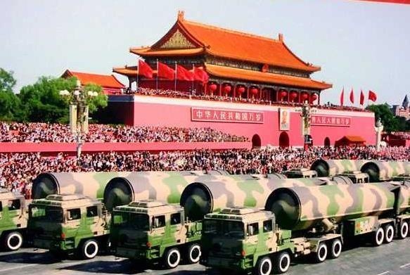 2019建国70周年如果大阅兵，谁来担任“总指挥”？我也很好奇！