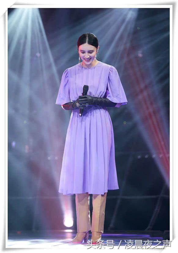 宋佳裙子里穿裤子竟然不丑，这是要解锁新的潮流搭配吗？