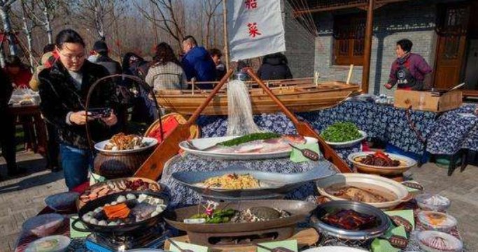 农村“新五毒”已经开始蔓延，农民很是头疼谁来管管
