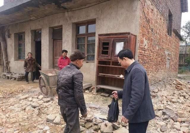  咋过@继“禁灶”后，个别村子又要禁烧木柴“蒸煮炸”，农民：年