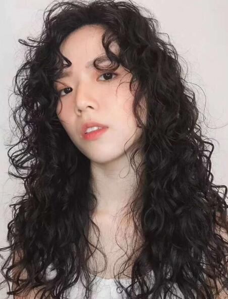  【女生】女生除了“长直发”，这3款“减龄”卷发也可一试，减龄百搭还显气质