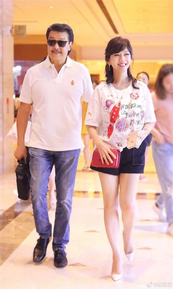 学42岁马伊琍和63岁的赵雅芝:女人，你随时可以扮美自己