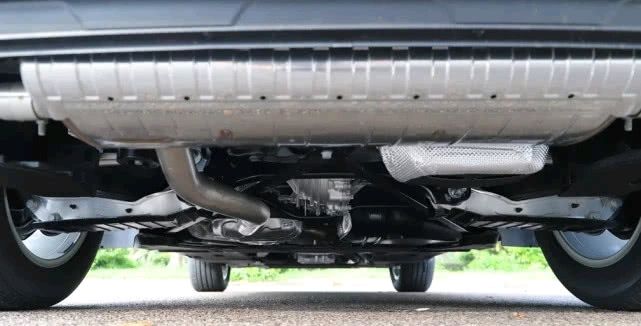 「优于」最低调的豪华SUV,搭载3.0T发动机,在性能上优于奥迪Q7,但鲜为人知