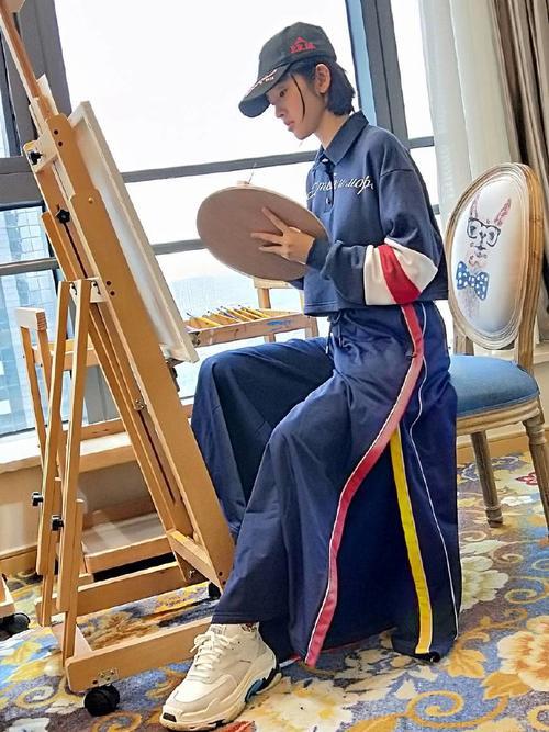 这两位女星称得上干净，她俩都爱阔腿裤，这样穿不露光