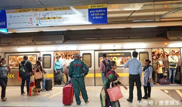 中国游客到印度旅游,看见满大街的传统服饰为什么中国做不到