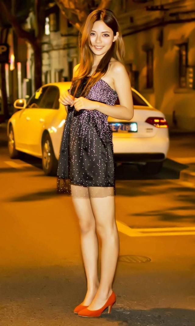 小勐拉街拍:“绝世街拍美女”，想必就是她这样的吧!