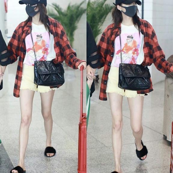 关晓彤终于不再低调，穿露背吊带裙也太惊艳了！网友：新发型给力