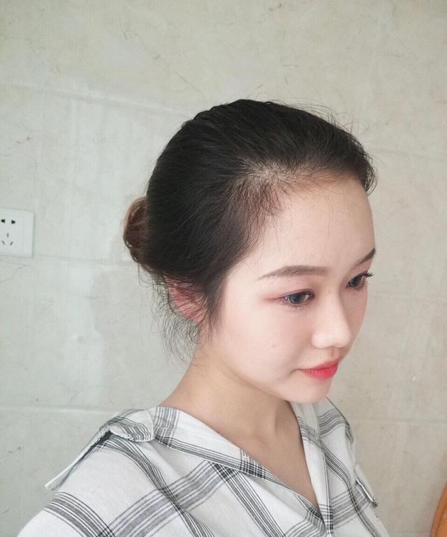  发际■发际线高该怎么办？教你剪遮住发髻线的刘海儿，一瞬间长相都变大了！
