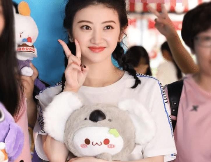  滤镜：景甜无滤镜生图被疯传，当看到照片那一刻，这有点不敢信啊！