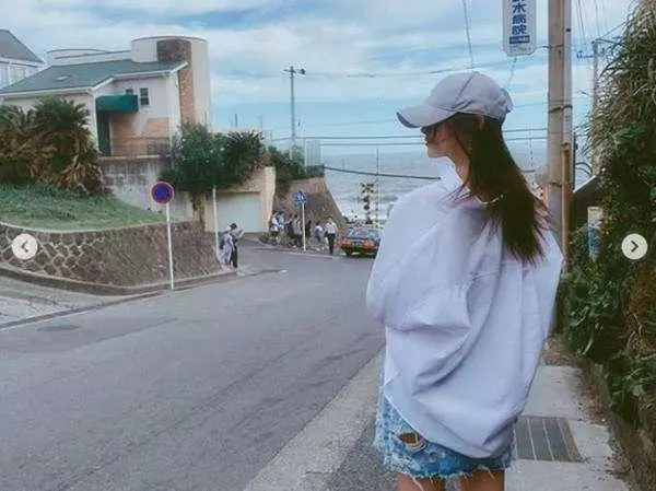 关晓彤跟鹿晗从日本回来，眼袋竟袋消失了？！难道是假眼袋？