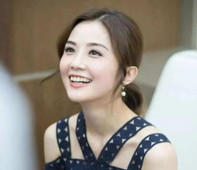 娱乐圈一本正经撒谎，被网友毫不留情戳穿的5大明星，图5最尴尬！