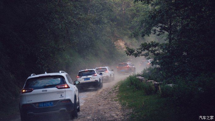 Jeep重走史迪威公路，大切诺基与我同在