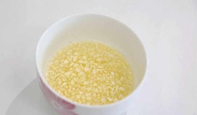  『自制』教你1分钟自制“杀虫水”,浇水加1勺,根壮不生虫!