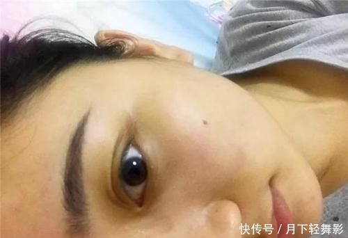  看起来：当初做了眉毛的女生都后悔了，看起来很方便，实则存在各种隐患
