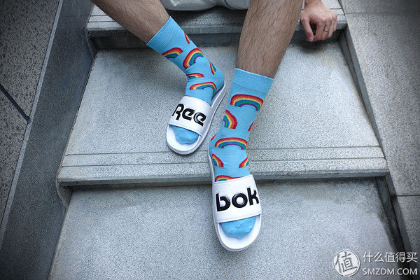 马克实测 篇一:11双澡堂拖鞋大测评!谁说不能下水的拖鞋就不是好