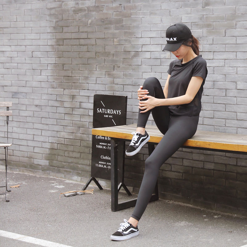 健身房女人不穿“内内”，就穿“紧身装”，让男人们都无心锻炼了