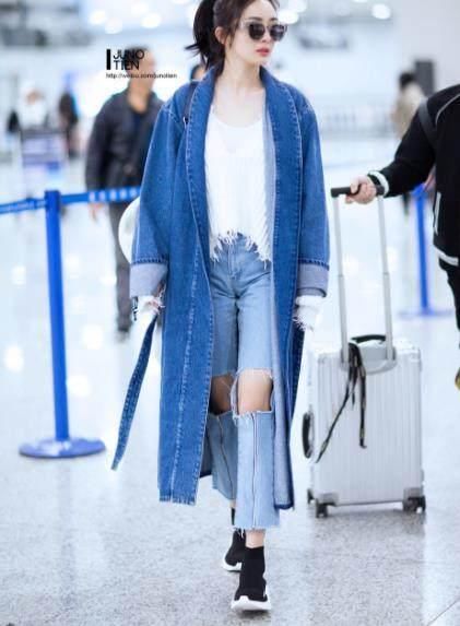 “杨幂”机场亮相！满屏大长腿，最后一张鞋子“抢镜了”