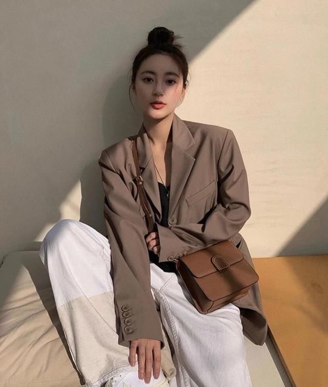 『感觉』今春做个温柔小仙女,试试西装+平底鞋,高级十足女人味