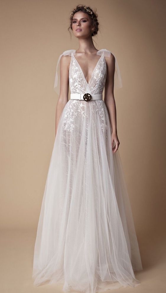 Berta婚纱:蕾丝与薄纱完美的结合带来天使般的魅力