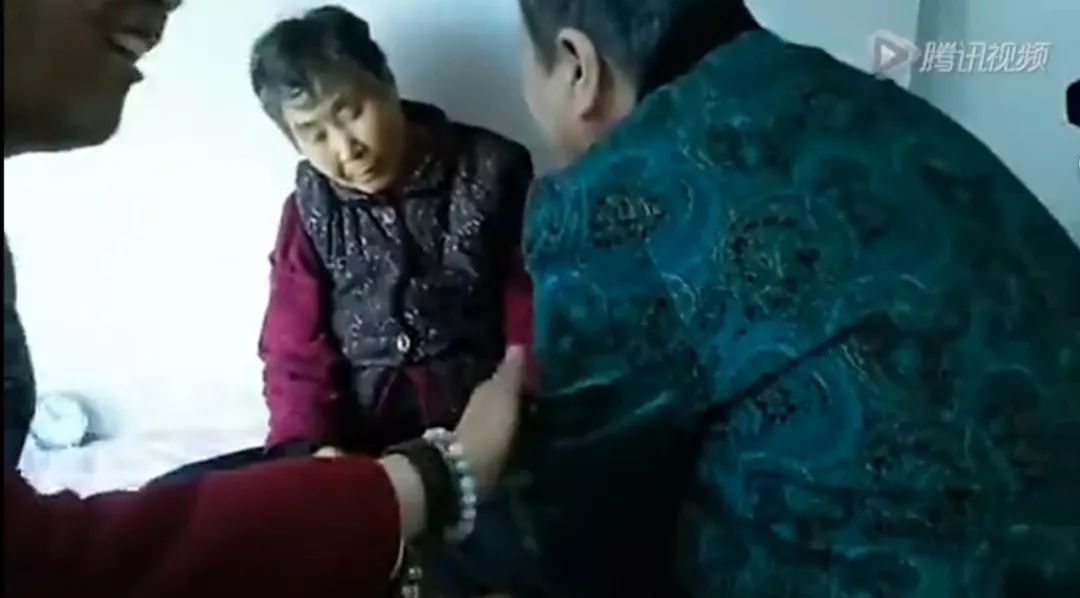 刘素云老师亲见：王秀芬居士预知时至，笑咪咪地坐着往生