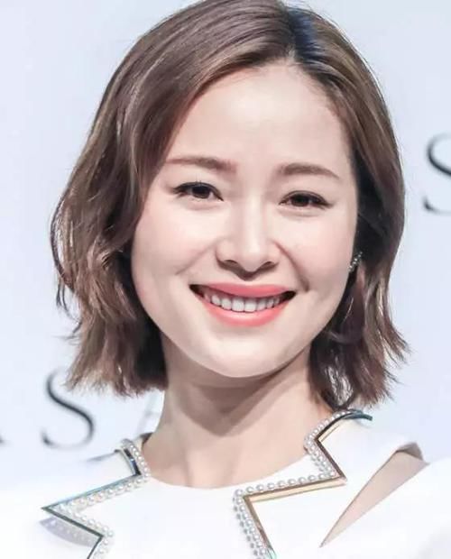  烫出来效果：真正会打扮的女人，通常会留的“5种”发型，轻松遮盖发际线问题