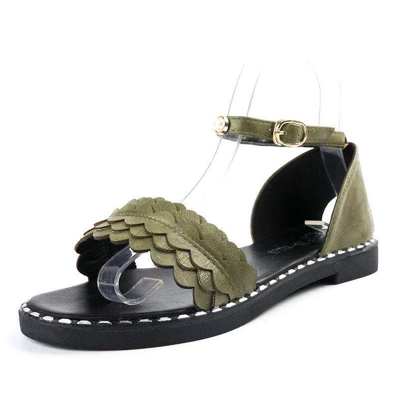 换掉旧款凉鞋，今年流行这样的，小巧玲珑超可爱哦