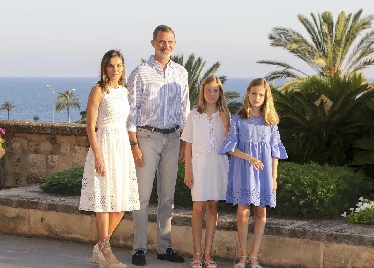 西班牙王室最养眼的一对小姐妹,一个未来女王一个美人公主