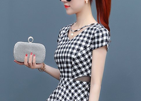 打死都想不到，今夏最火的裙子竟然是“冷淡裙”，上身满满贵妇范