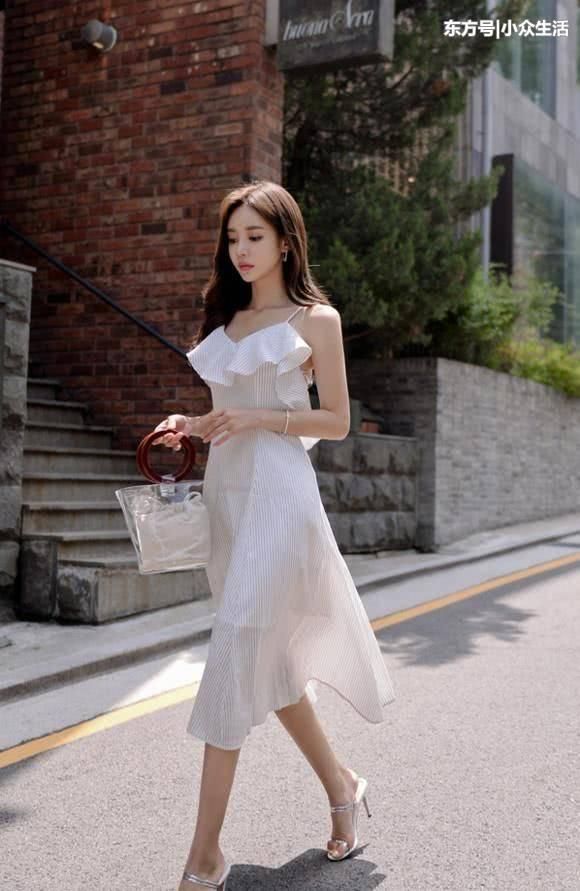 街拍：孙允珠小姐姐虽然有点瘦，却该胖的地方都恰好!