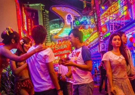 这里比泰国开放,比越南安全,最喜欢中国游客,你