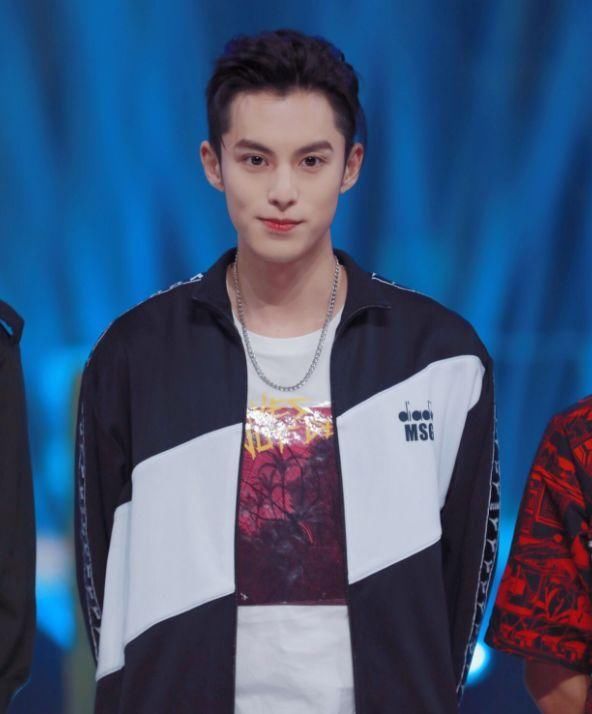 一周造型红黑榜:贵妇品牌香奈儿和普通家居品牌对战,谁输谁赢?