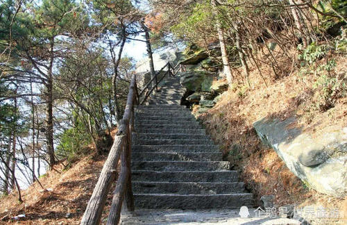 我国著名景区“坑游客”，强买强卖套路深，不掏钱不让走！