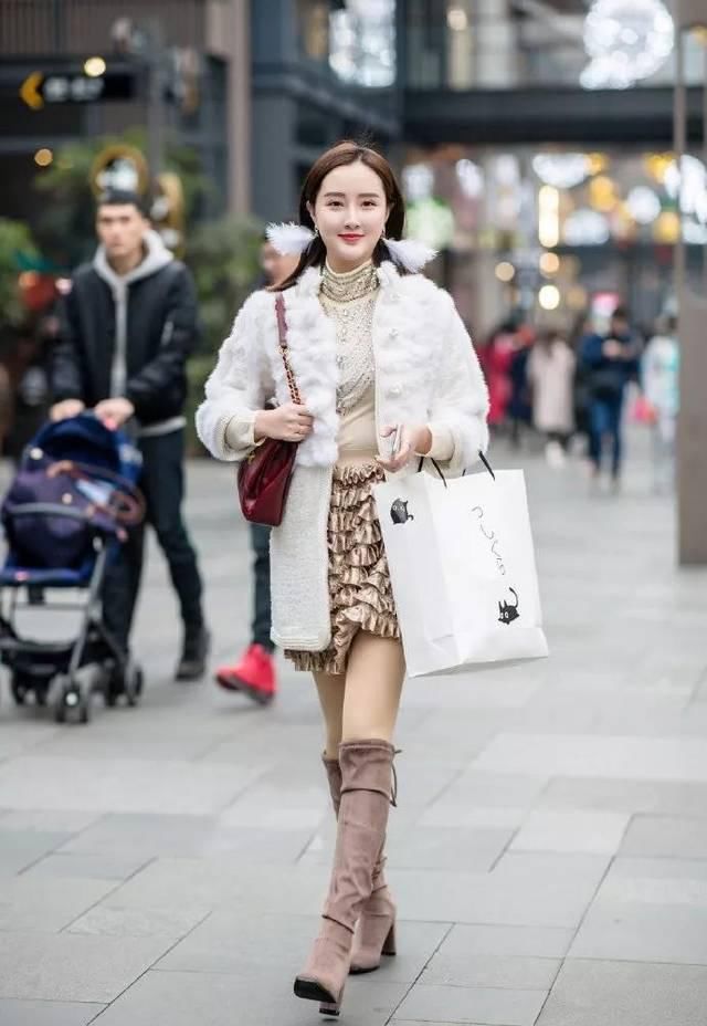 「瞬间」女性搭配高跟鞋出街,瞬间增加的自己的回头率