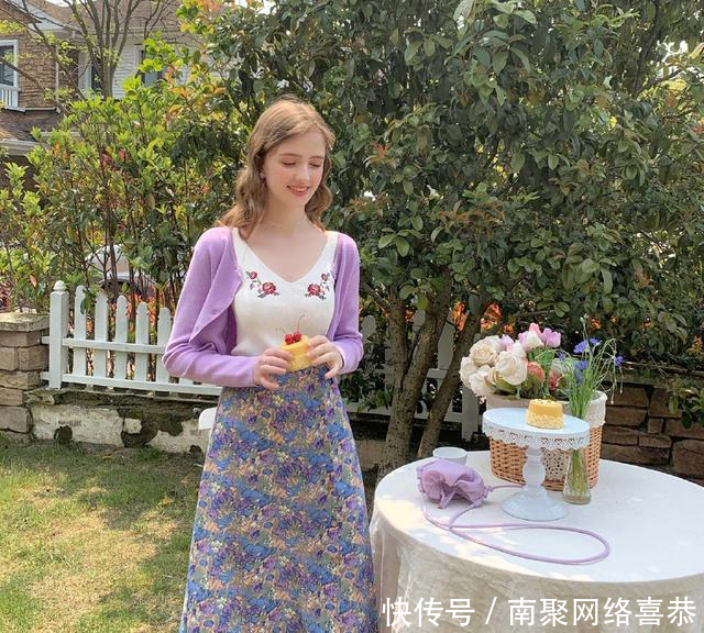  『满满的时尚』「碎花裙」渐入迷人眼，甜美又可爱赶紧get！