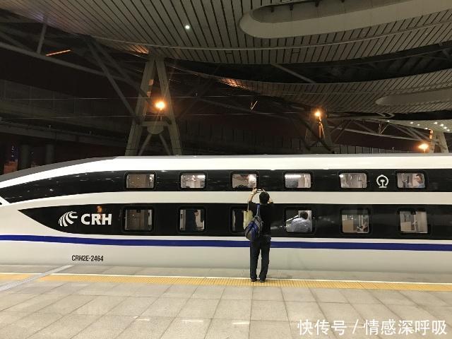 中国最舒适的卧铺，不仅价格非常实惠，行车速度也比火车快多了