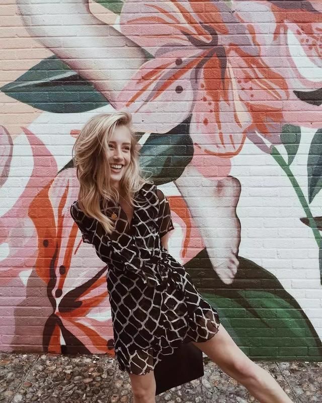 初代博主，最爱的还是她-换季穿衣没灵感?从她身上能找到!