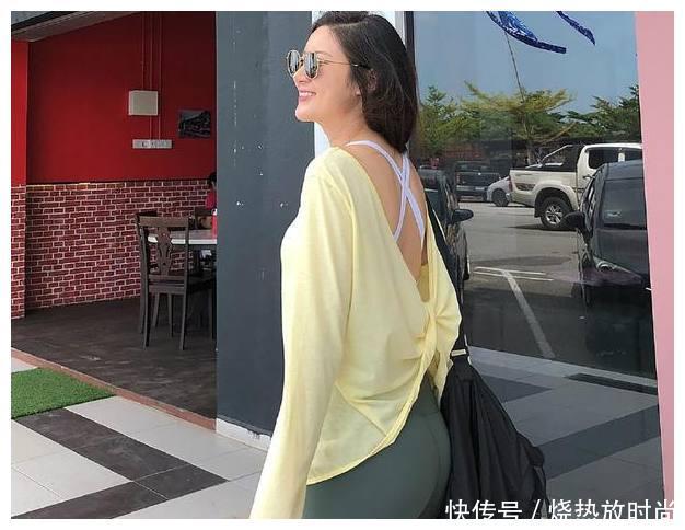 爱穿打底裤的美女，颜值很高的小姐姐，吸引无数路人目光！