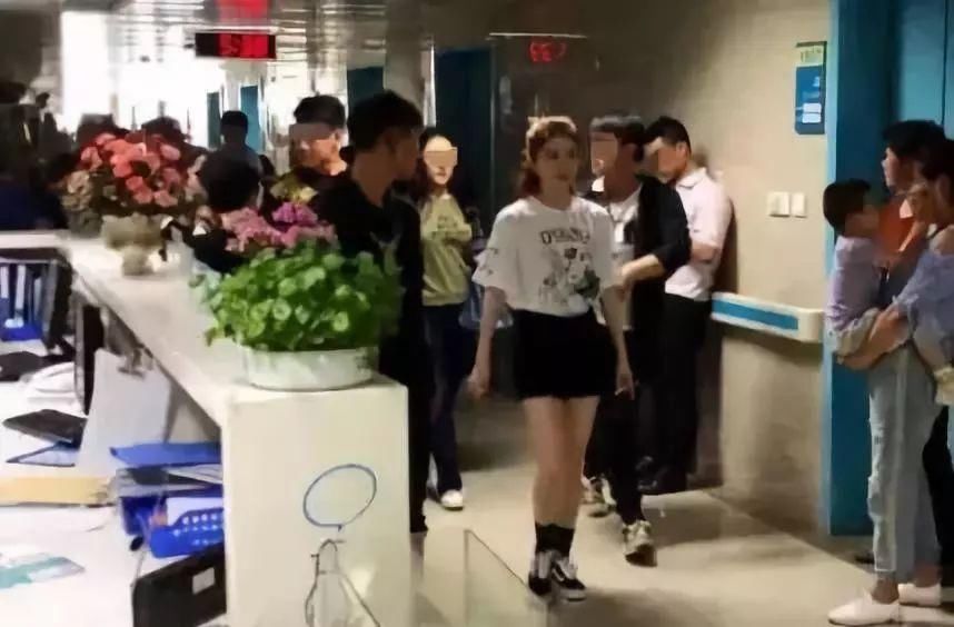 网曝张继科景甜已领证!并将于年底举行婚礼!网友:动作这么快，难