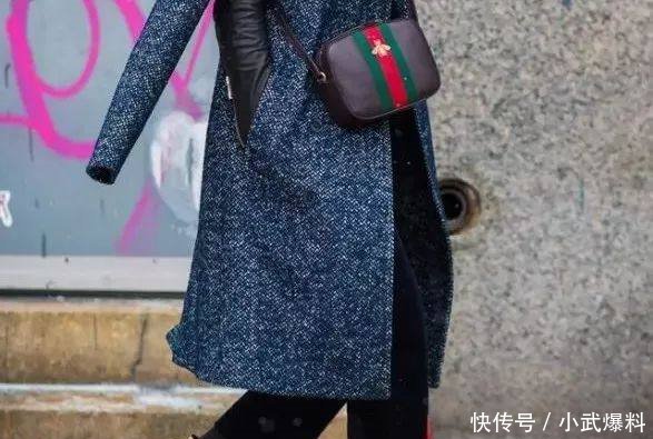 人人都有的黑色打底裤，其实这样穿更美！