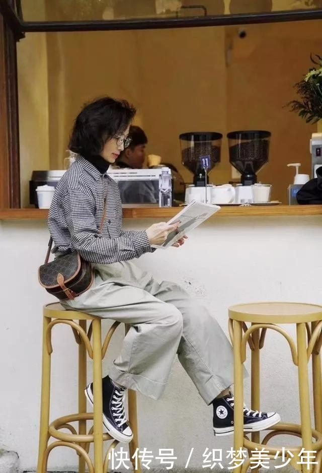 #女人#女人到了40岁,穿衬衫尽量少搭西装,瞧瞧三木妈妈这样穿美极了!